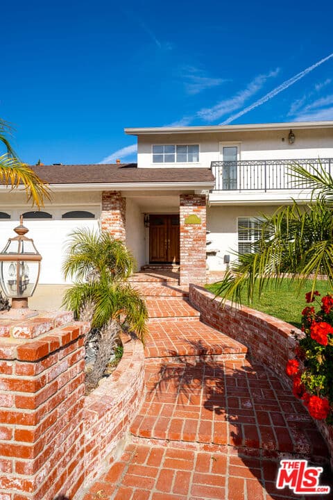 4 bd, 3 ba House in Agoura Hills, CA — $5,950/mo — photo 2