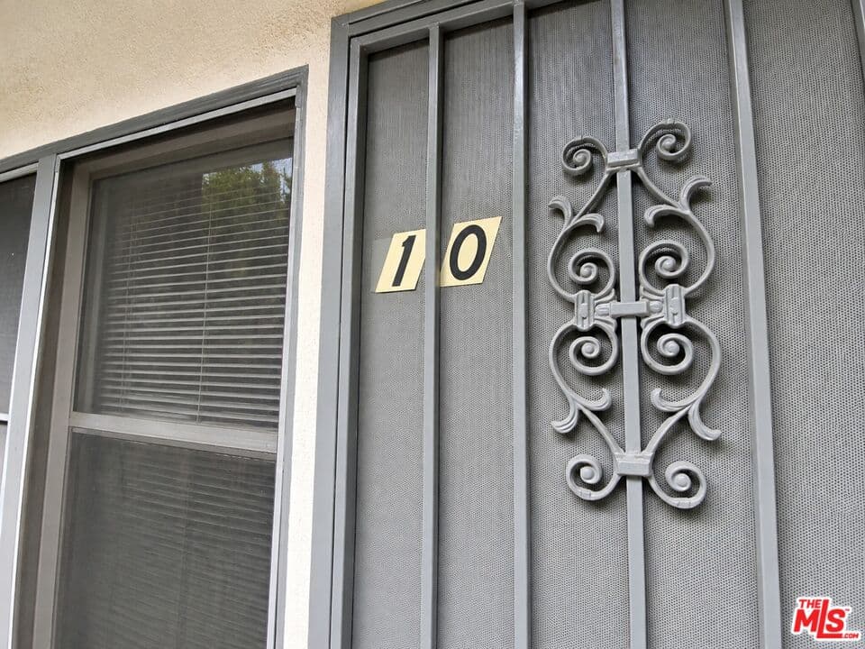 Studio, 1 ba Apartment in Los Angeles, CA — $1,450/mo — photo 2