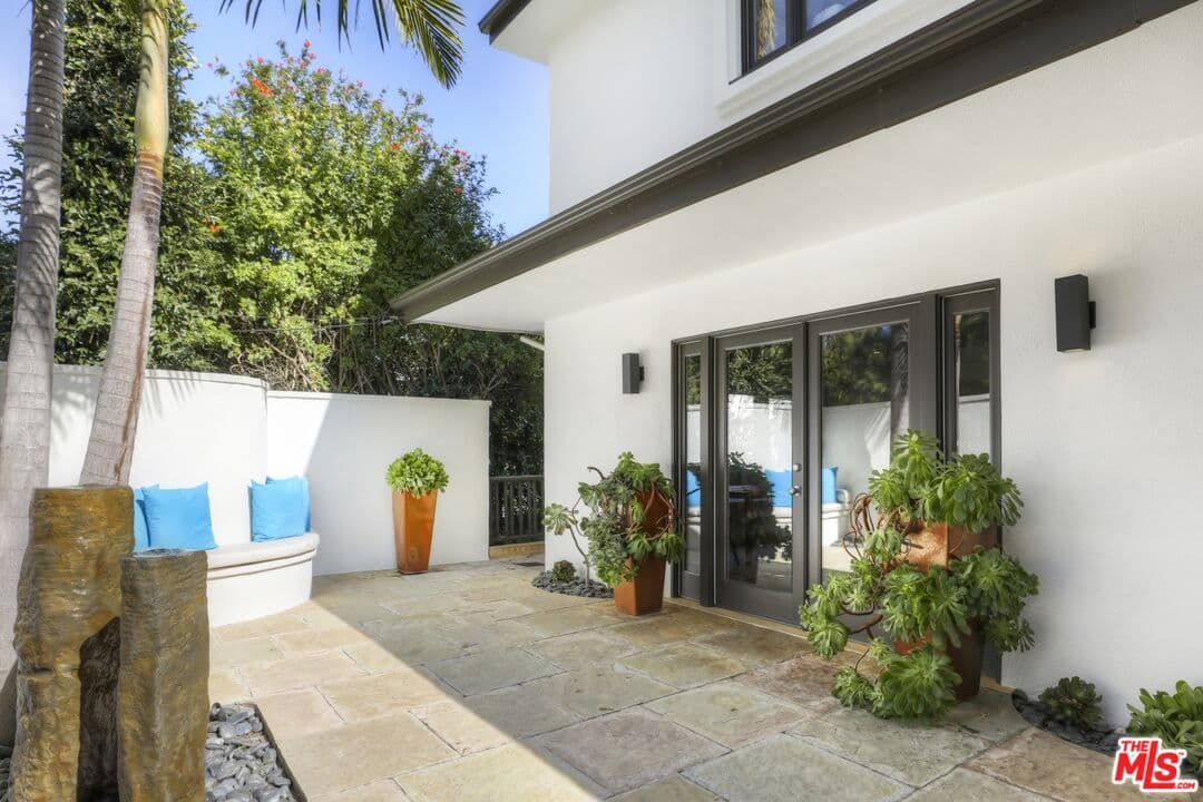 4 bd, 3 ba Townhouse in Los Angeles, CA — $10,995/mo — photo 2