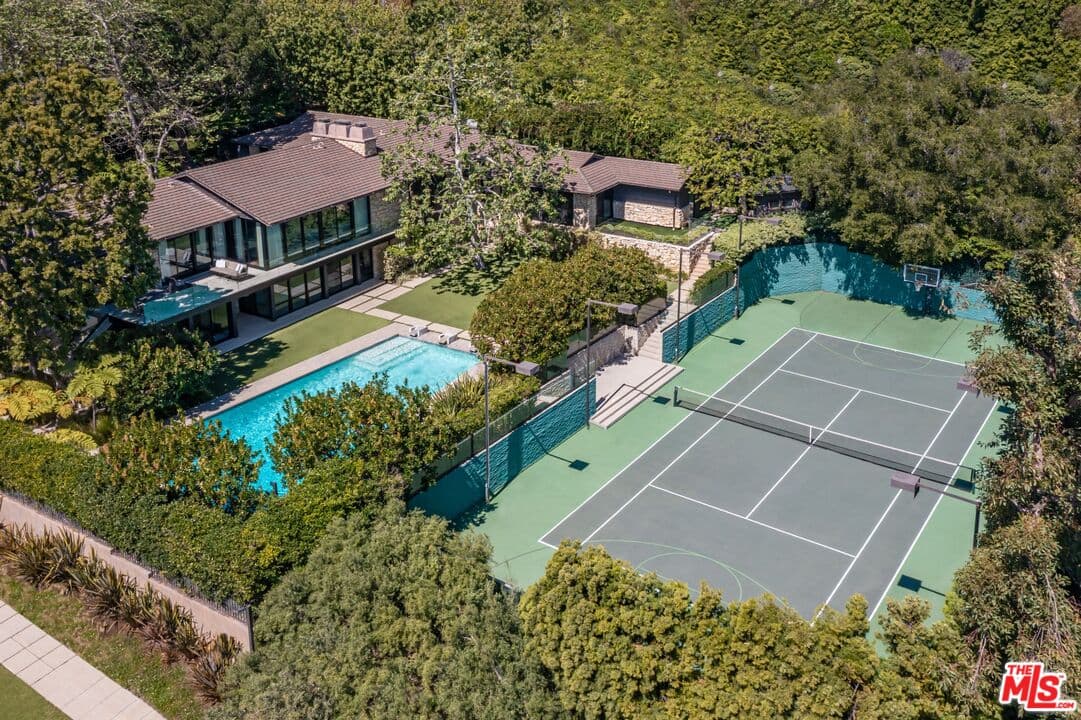5 bd, 8 ba House in Pacific Palisades, CA — $49,995/mo — photo 1