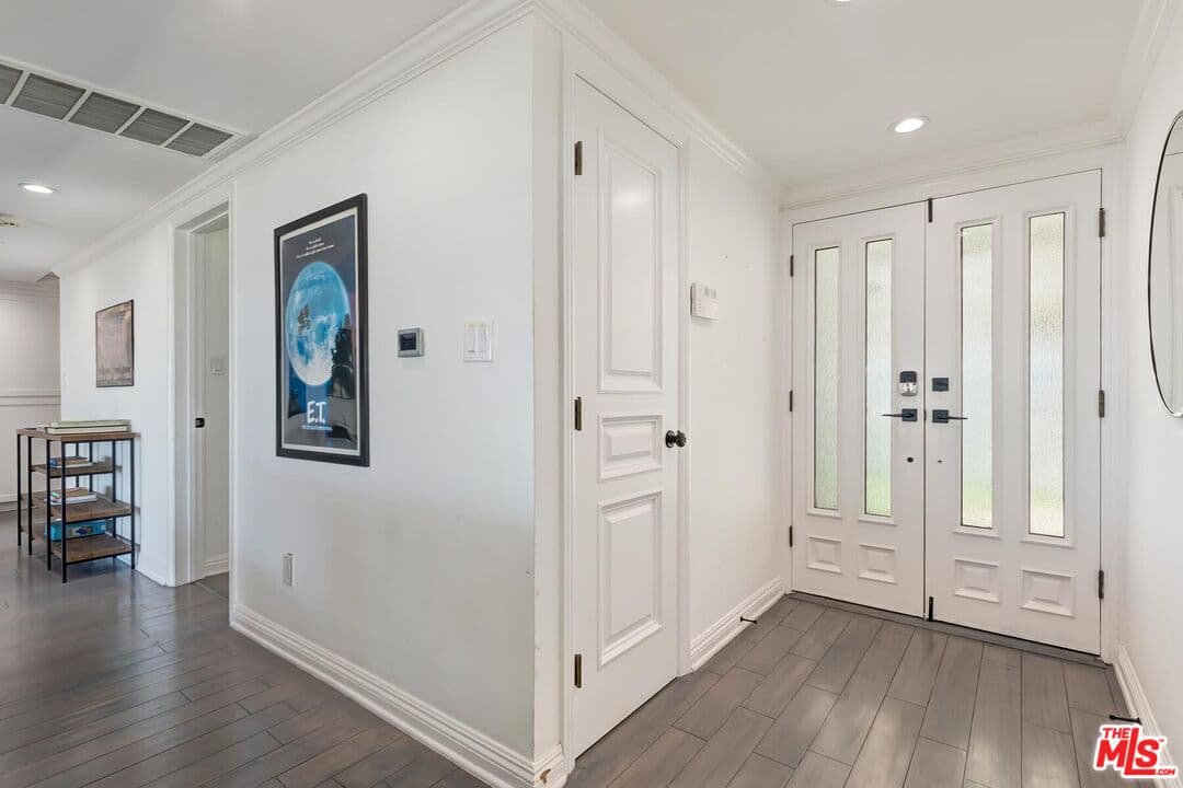 4 bd, 3 ba House in Los Angeles, CA — $13,500/mo — photo 2