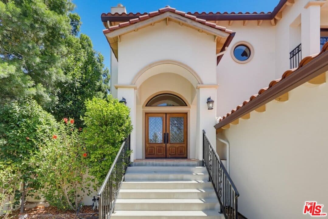 4 bd, 3 ba House in Calabasas, CA — $6,000/mo — photo 2