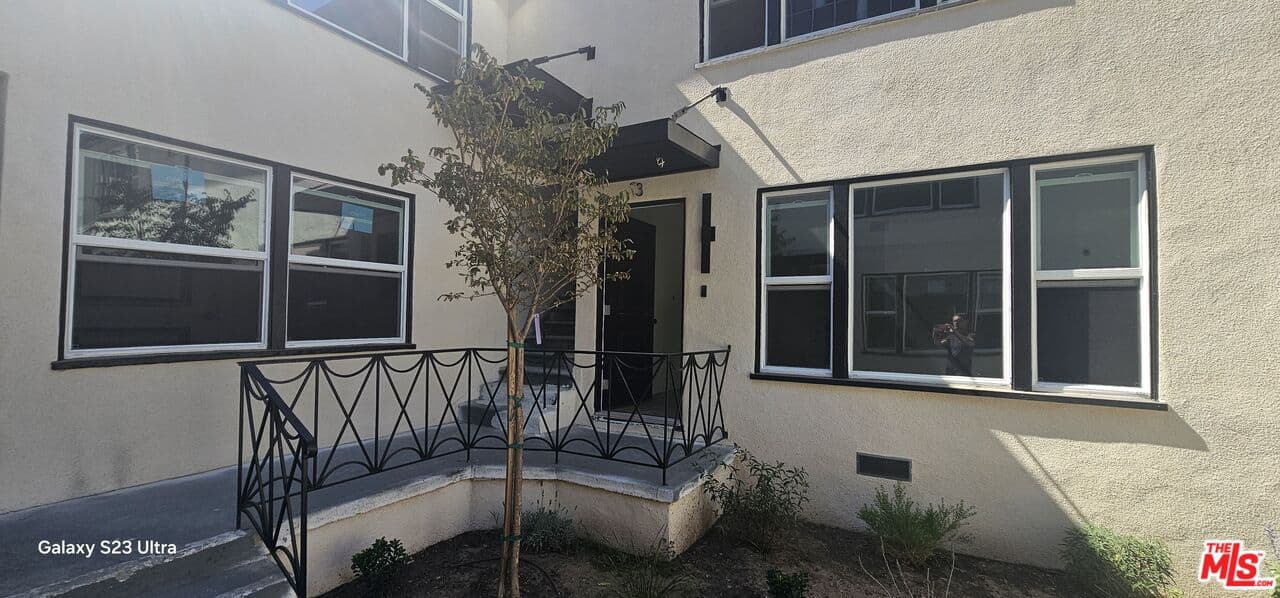 1 bd, 1 ba Apartment in Los Angeles, CA — $2,000/mo — photo 2