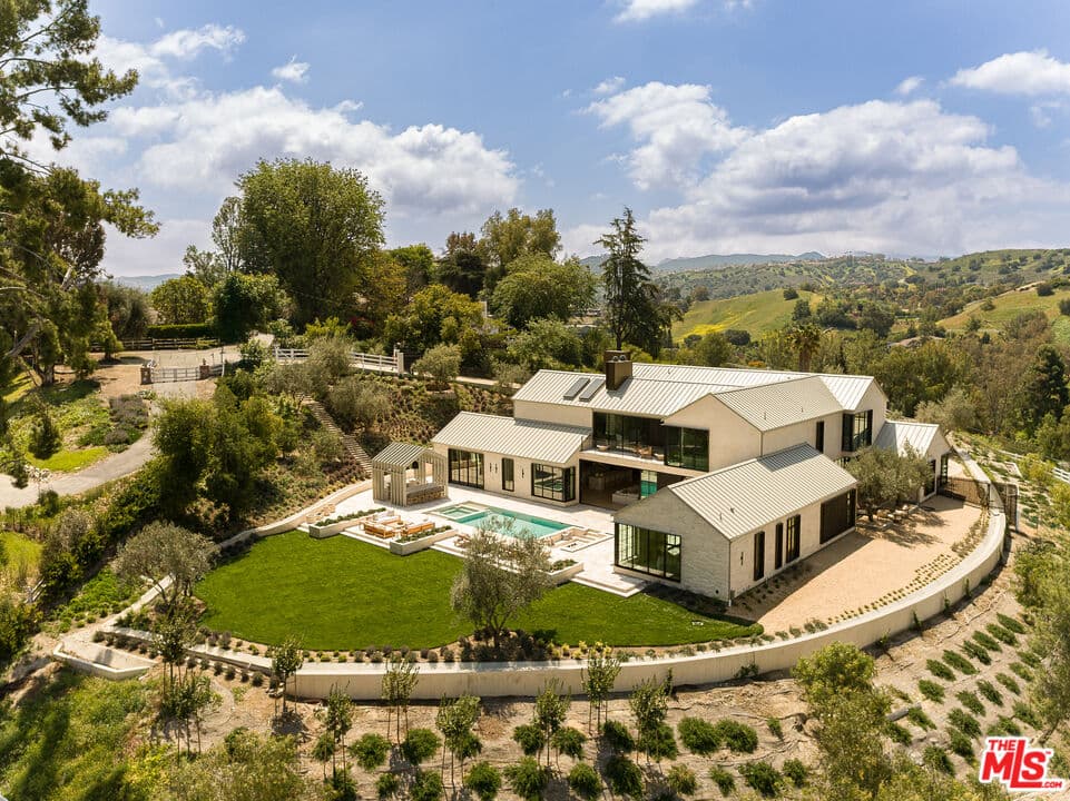 6BR House in Hidden Hills — $95,000/mo