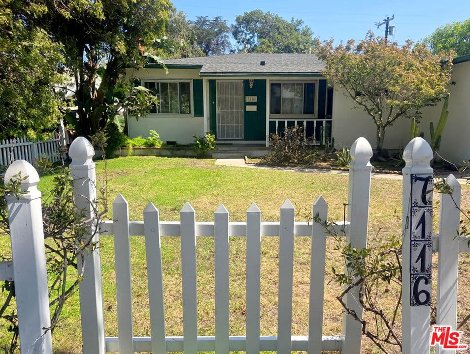 3BR House in Los Angeles β $4,990/mo