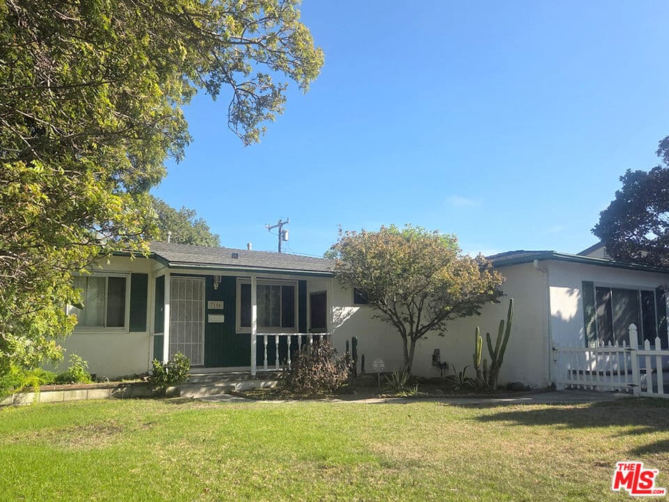 3 bd, 2 ba House in Los Angeles, CA — $4,990/mo — photo 2