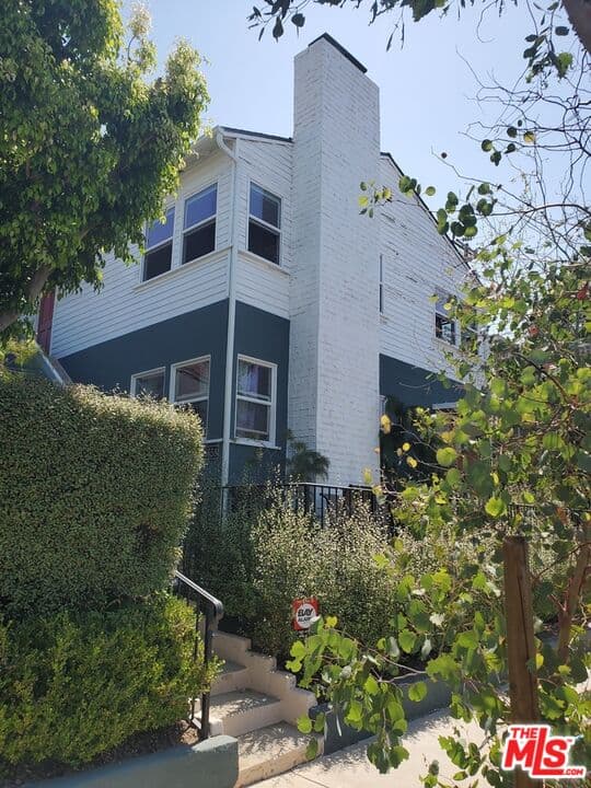 2 bd, 1 ba Apartment in Los Angeles, CA — $2,795/mo — photo 1