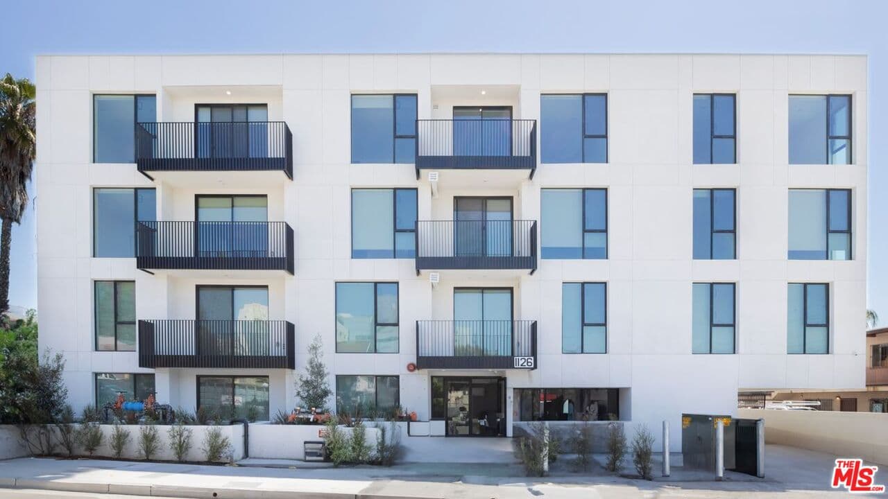 2 bd, 2 ba Apartment in Los Angeles, CA — $2,895/mo — photo 1
