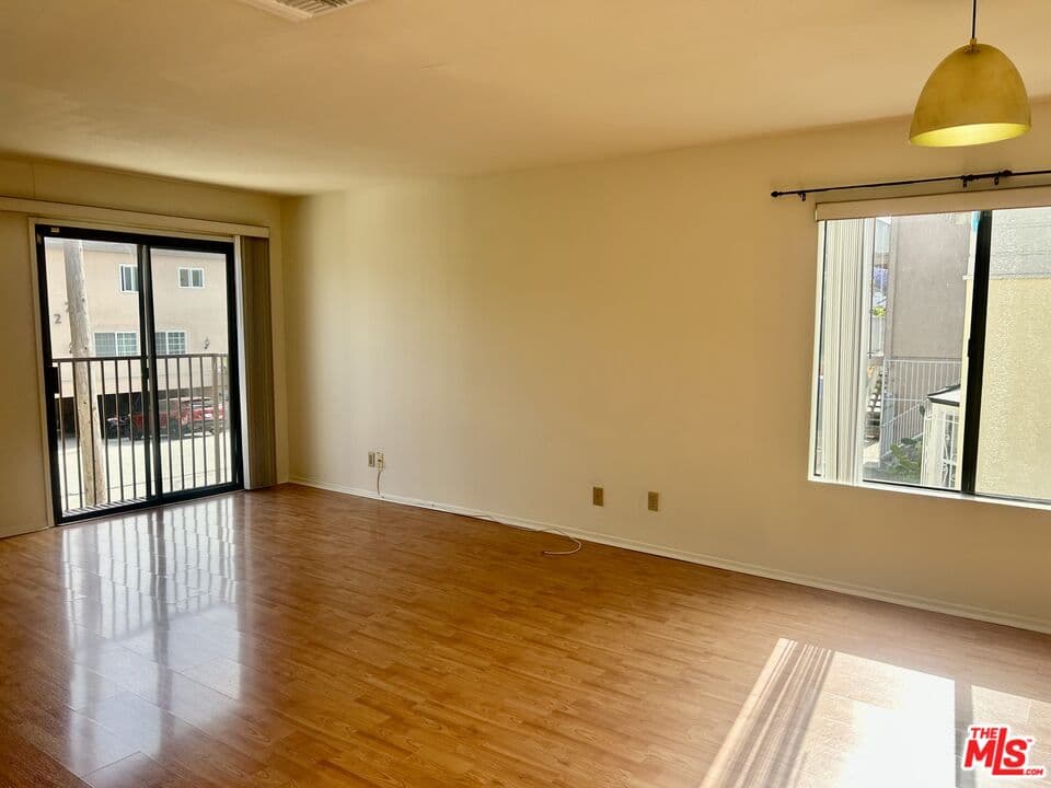 2 bd, 2 ba Condo in Los Angeles, CA — $2,855/mo — photo 1