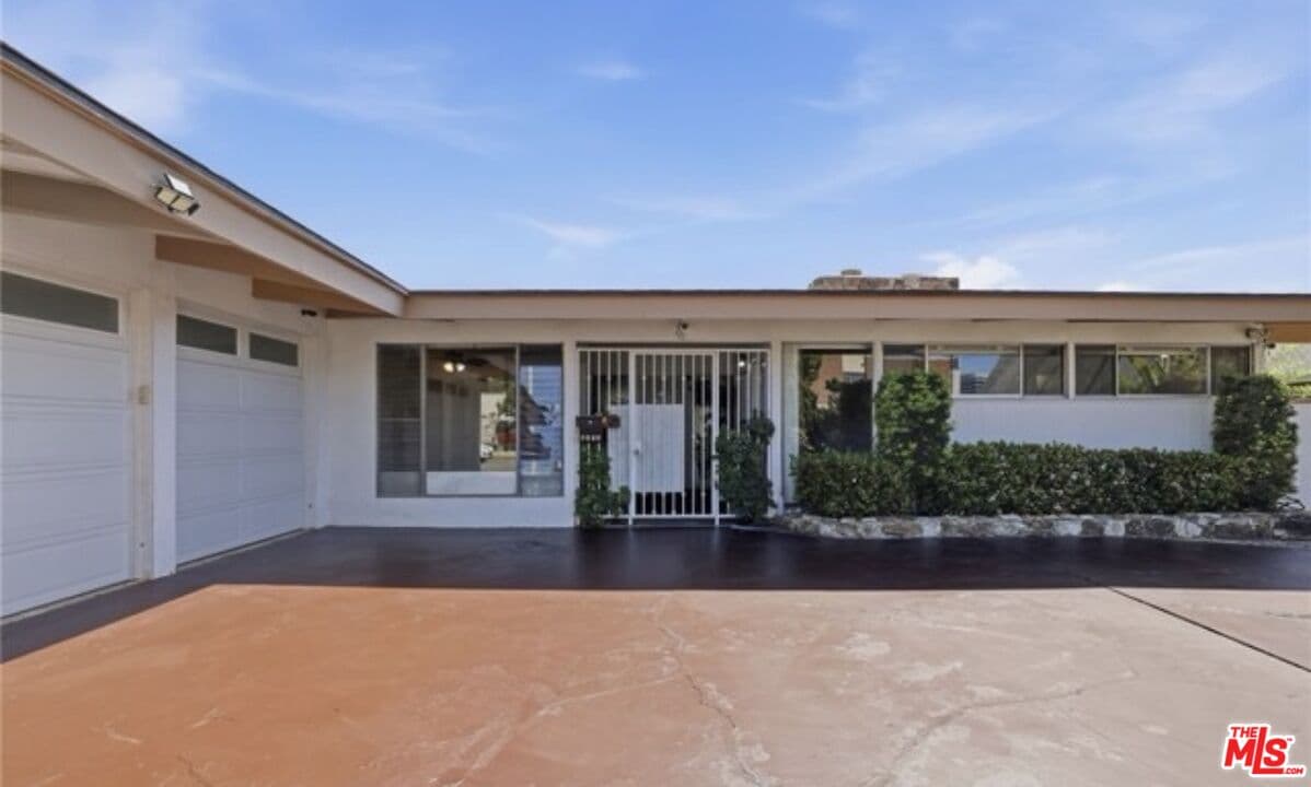 7 bd, 4 ba House in Los Angeles, CA — $13,000/mo — photo 1