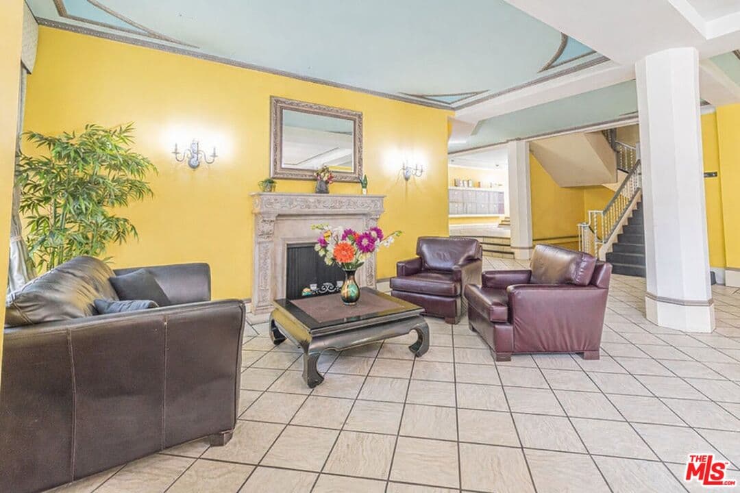 1 bd, 1 ba Apartment in Los Angeles, CA — $2,099/mo — photo 2