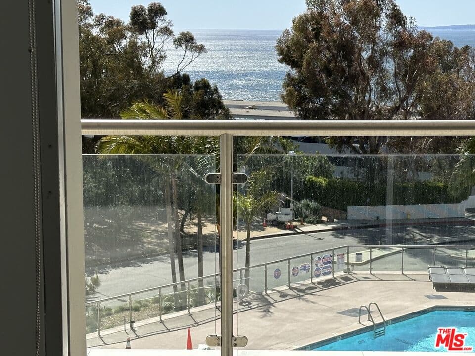 Studio, 1 ba Condo in Santa Monica, CA — $4,345/mo — photo 2
