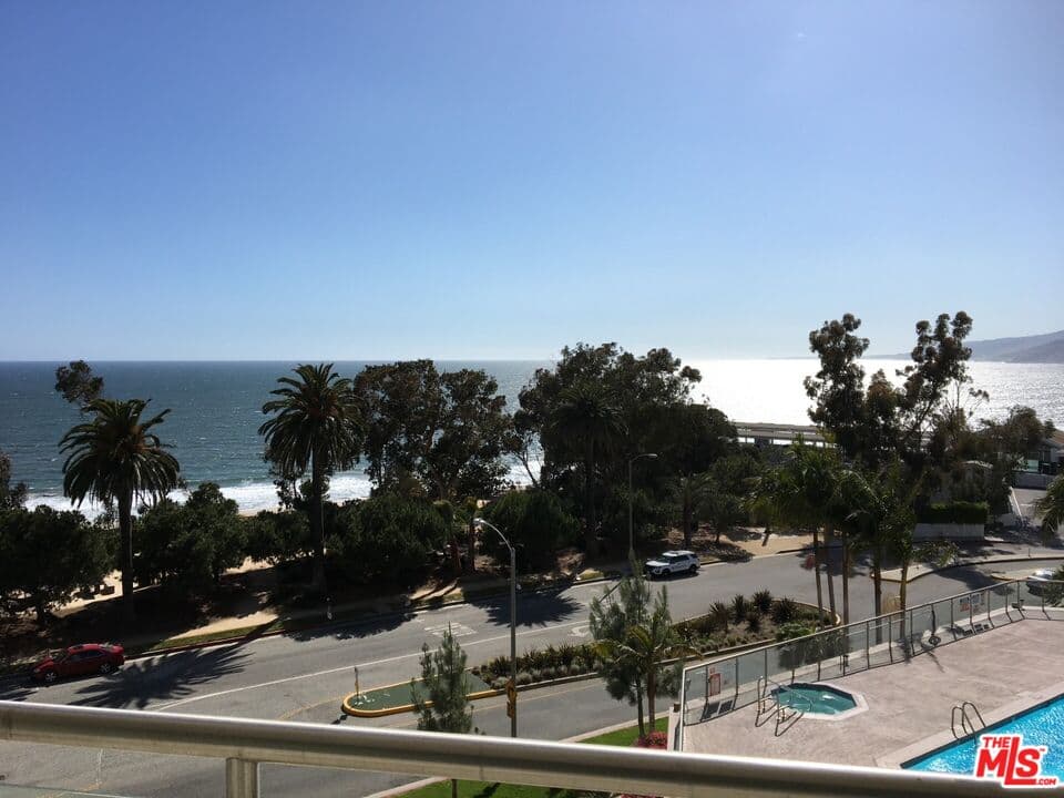 Studio, 1 ba Condo in Santa Monica, CA — $4,345/mo — photo 1