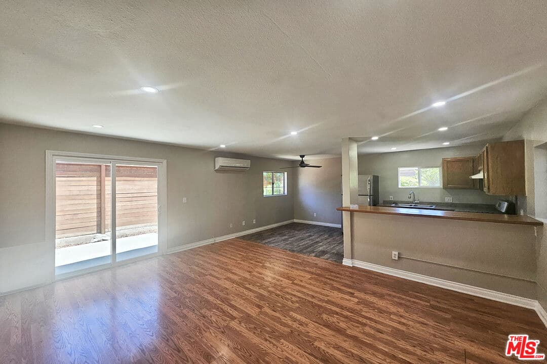 1 bd, 1 ba House in Van Nuys, CA — $2,395/mo — photo 2