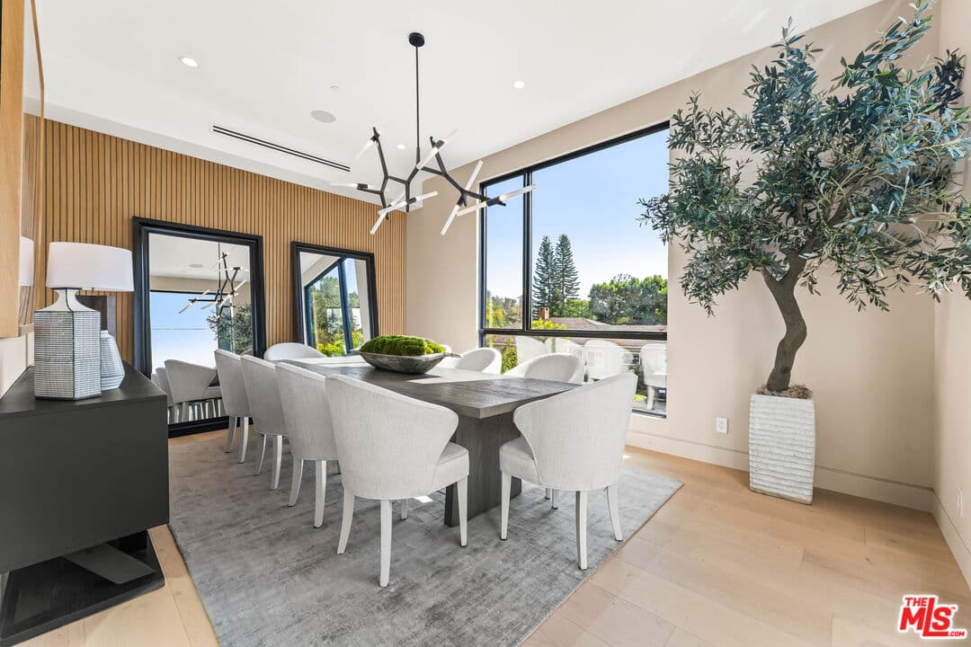 6 bd, 8 ba House in Los Angeles, CA — $49,000/mo — photo 1