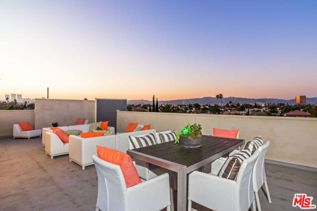 3 bd, 4 ba House in Los Angeles, CA — $5,795/mo — photo 1