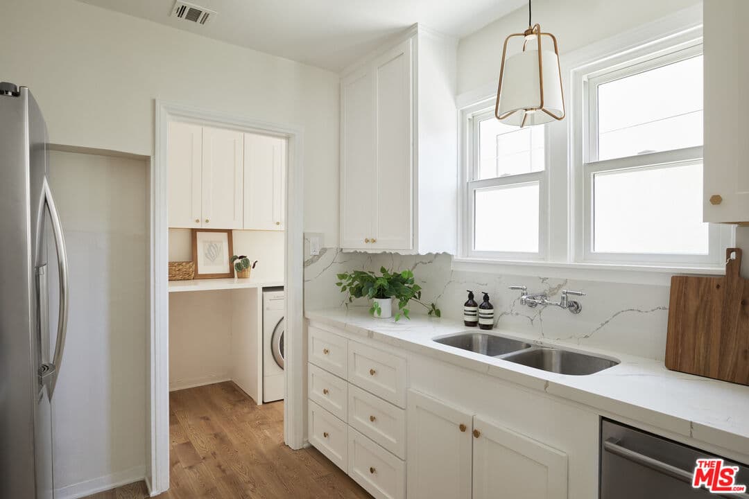 2 bd, 1 ba House in West Hollywood, CA — $7,000/mo — photo 2