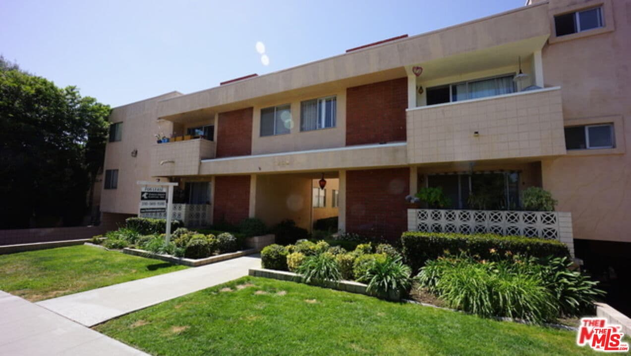 2 bd, 2 ba Apartment in Santa Monica, CA — $3,230/mo — photo 1