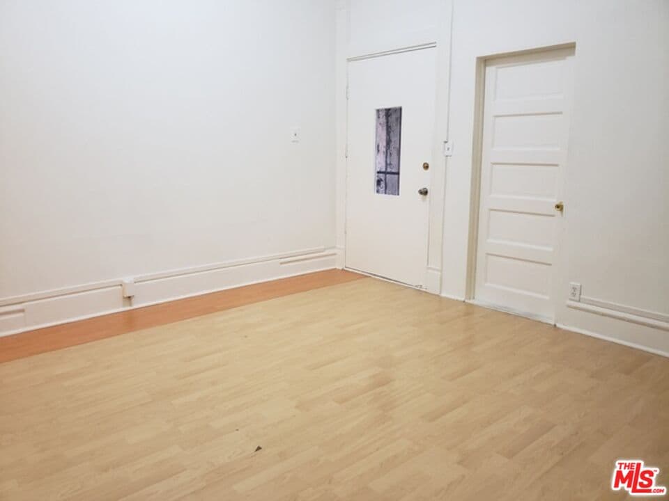 2 bd, 2 ba Apartment in Los Angeles, CA — $2,400/mo — photo 2