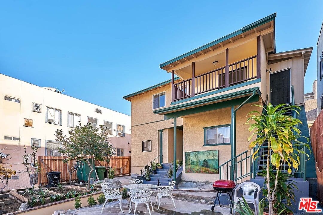 2 bd, 2 ba Apartment in Los Angeles, CA — $2,400/mo — photo 1