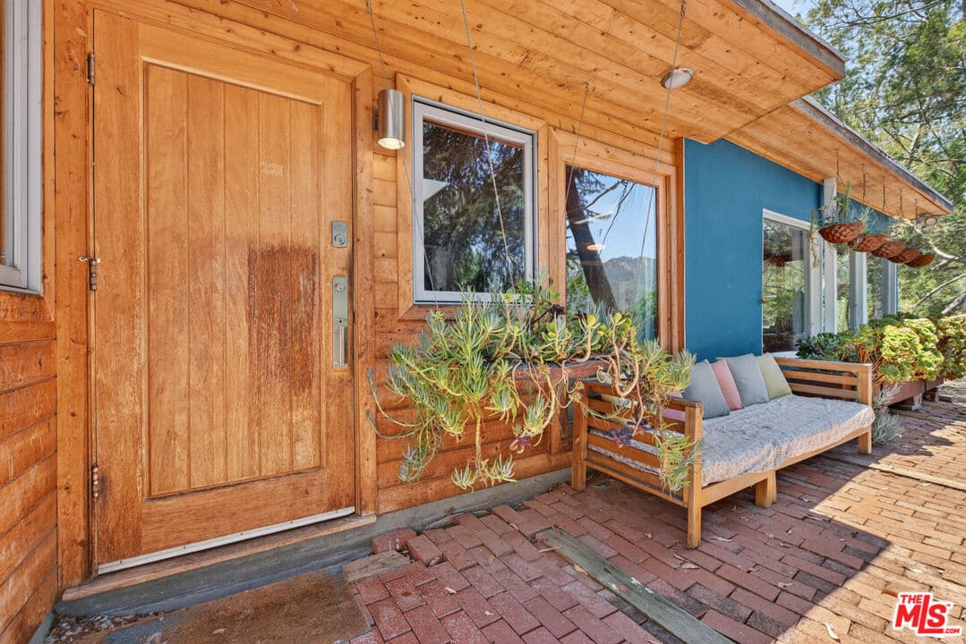 4 bd, 2 ba House in Topanga, CA — $9,950/mo — photo 2