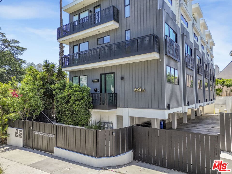 3 bd, 3 ba Condo in Los Angeles, CA — $5,590/mo — photo 1