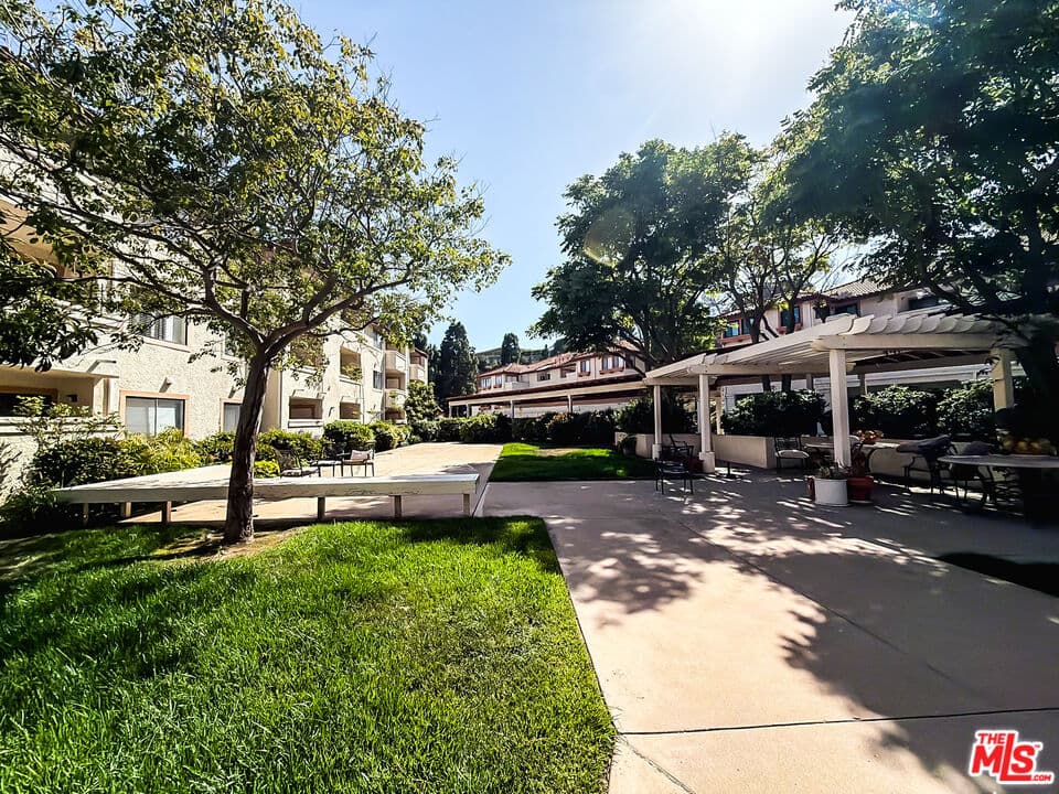 1 bd, 1 ba Condo in Pacific Palisades, CA — $2,895/mo — photo 2