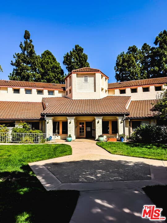 1 bd, 1 ba Condo in Pacific Palisades, CA — $2,895/mo — photo 1