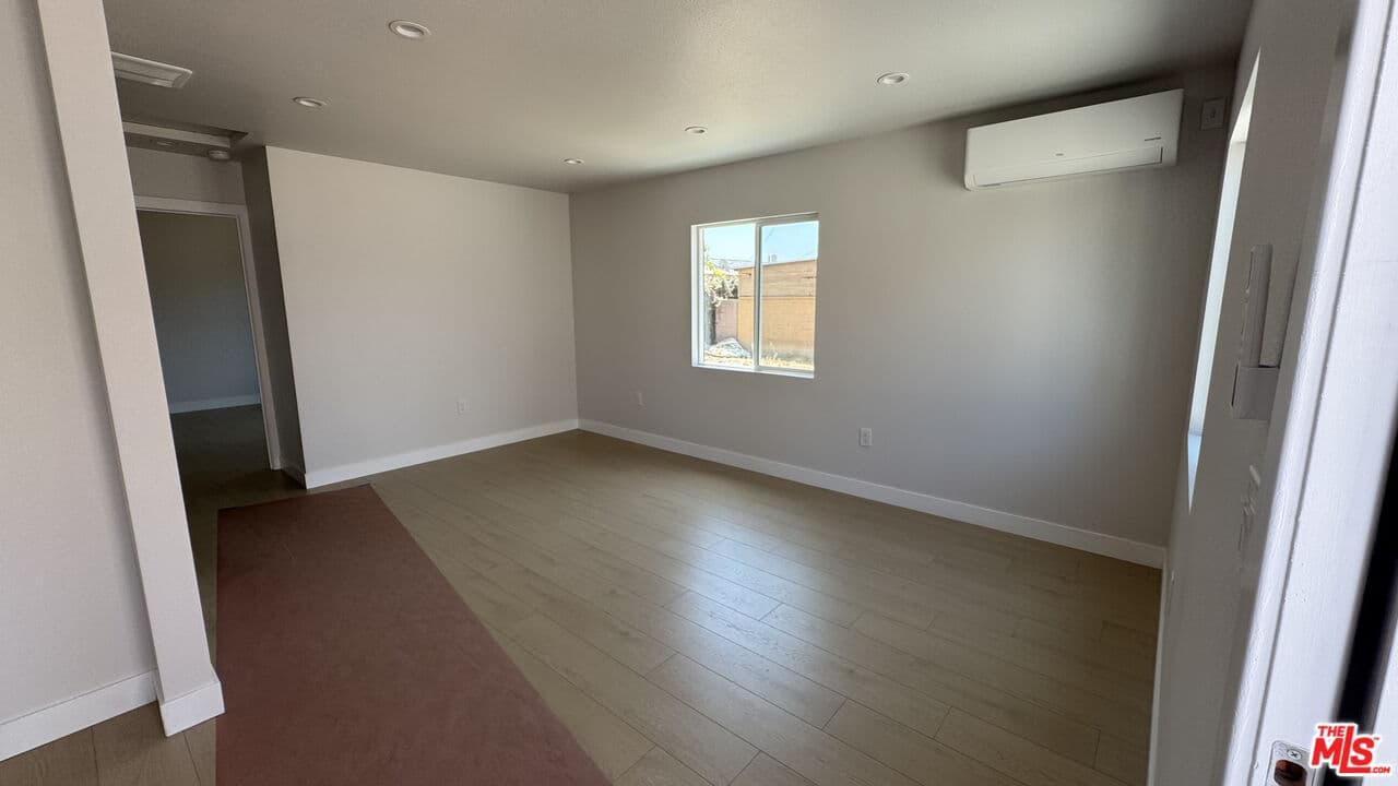 2 bd, 1 ba House in Compton, CA — $2,900/mo — photo 2