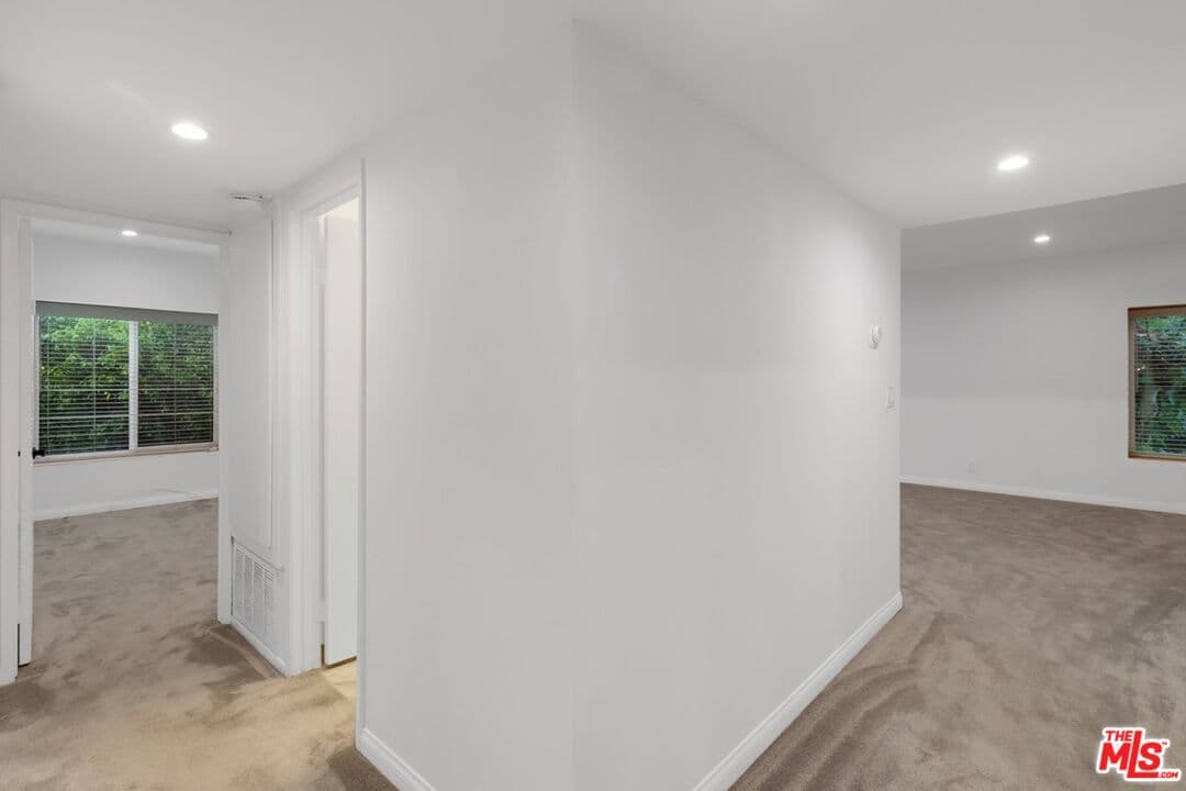 2 bd, 2 ba Condo in Los Angeles, CA — $3,350/mo — photo 2