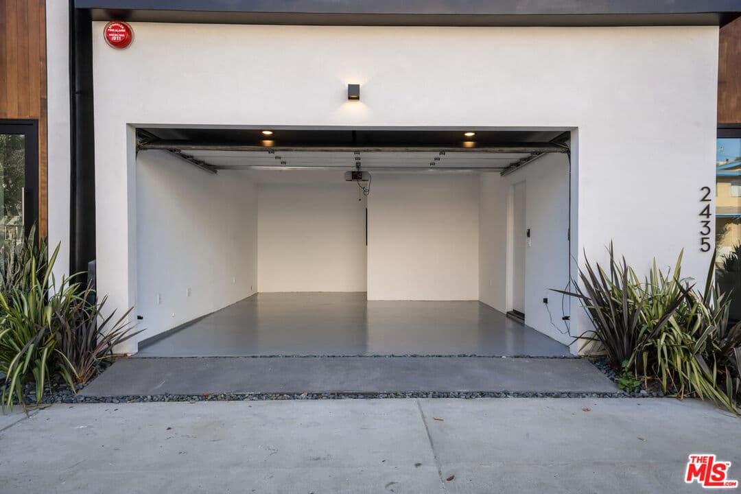 4 bd, 5 ba House in Venice, CA — $12,000/mo — photo 2