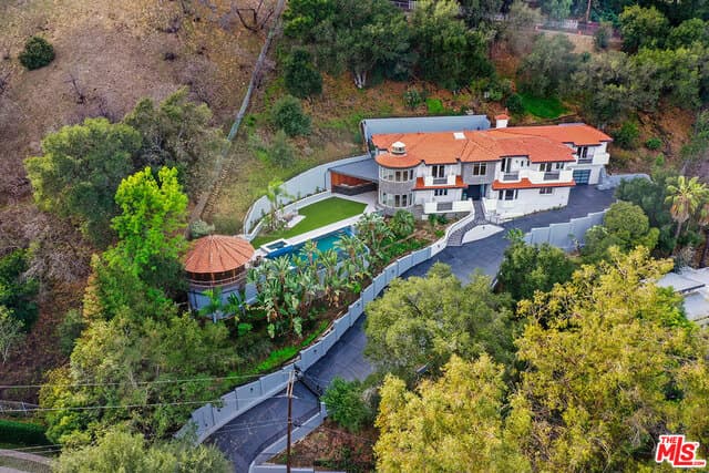 7 bd, 9 ba House in Studio City, CA — $22,995/mo — photo 2
