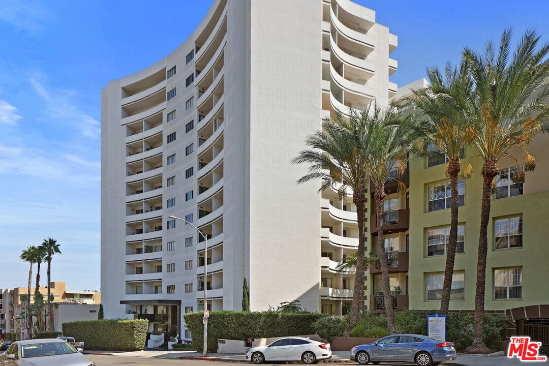 2 bd, 2 ba Condo in Los Angeles, CA — $3,175/mo — photo 1