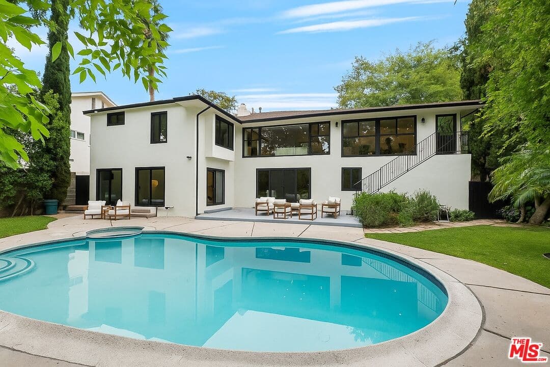 5 bd, 5 ba House in Los Angeles, CA — $18,995/mo — photo 2