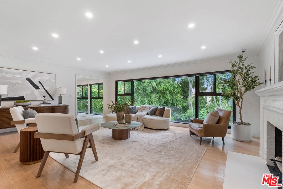 5BR House in Los Angeles β $18,995/mo