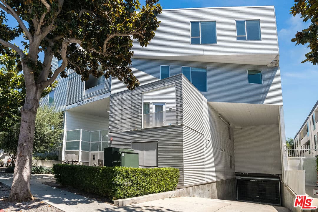 2 bd, 2 ba Condo in West Hollywood, CA — $6,995/mo — photo 2