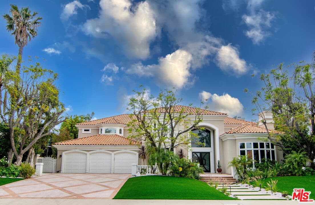 6 bd, 7 ba House in Calabasas, CA — $25,000/mo — photo 2
