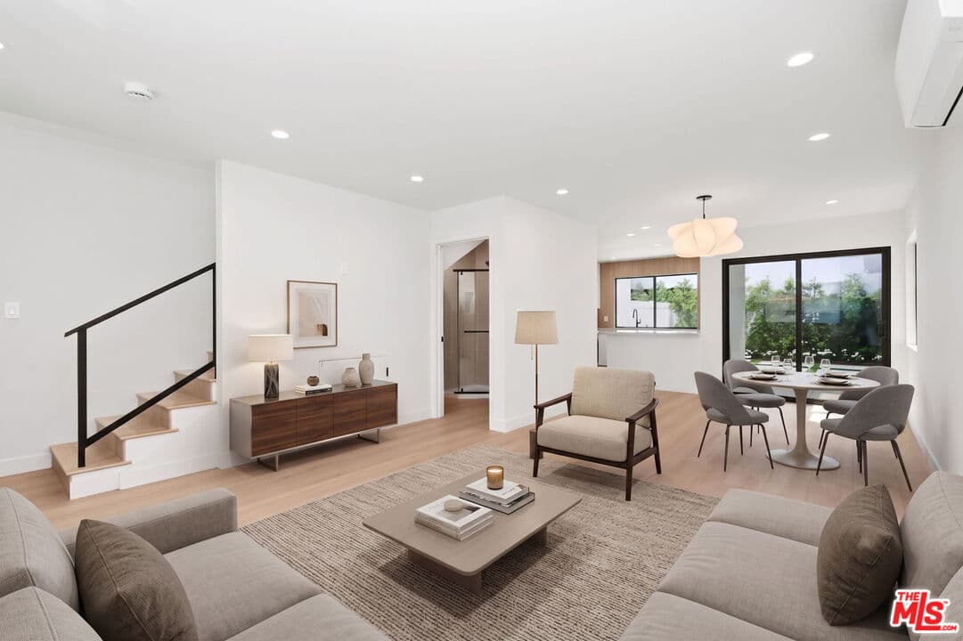 2BR Townhouse in Los Angeles β $5,450/mo