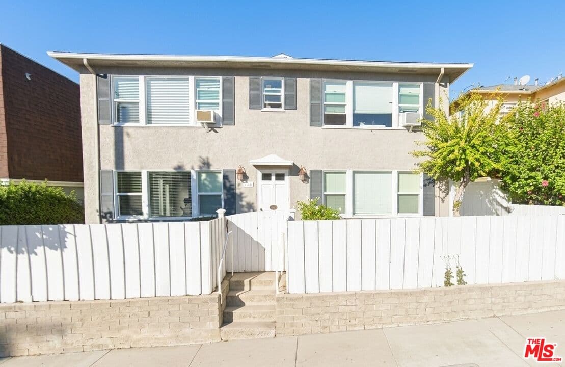 1BR Apartment in Montrose — $2,095/mo