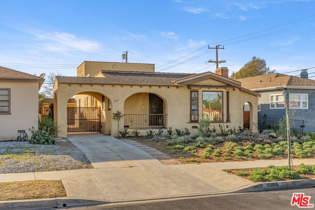 4 bd, 2 ba House in Los Angeles, CA — $5,200/mo — photo 1