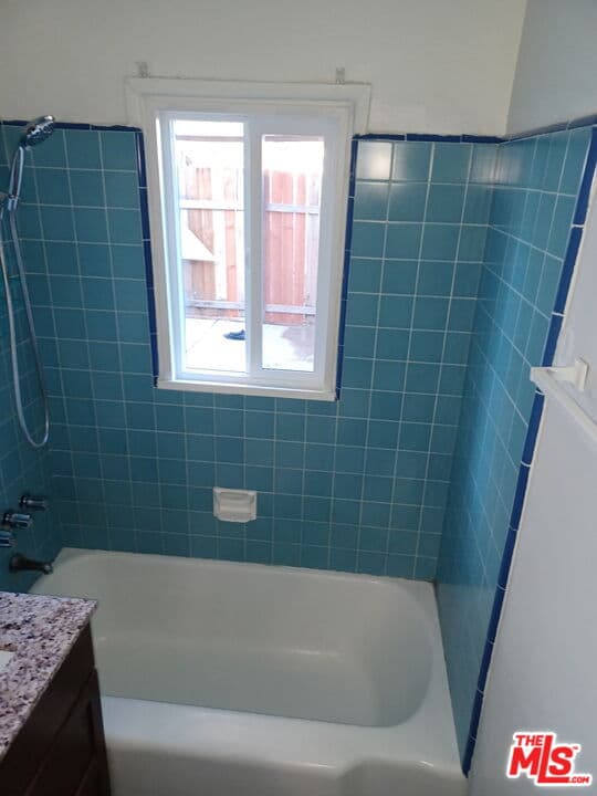 3 bd, 1 ba House in Lancaster, CA — $2,500/mo — photo 2