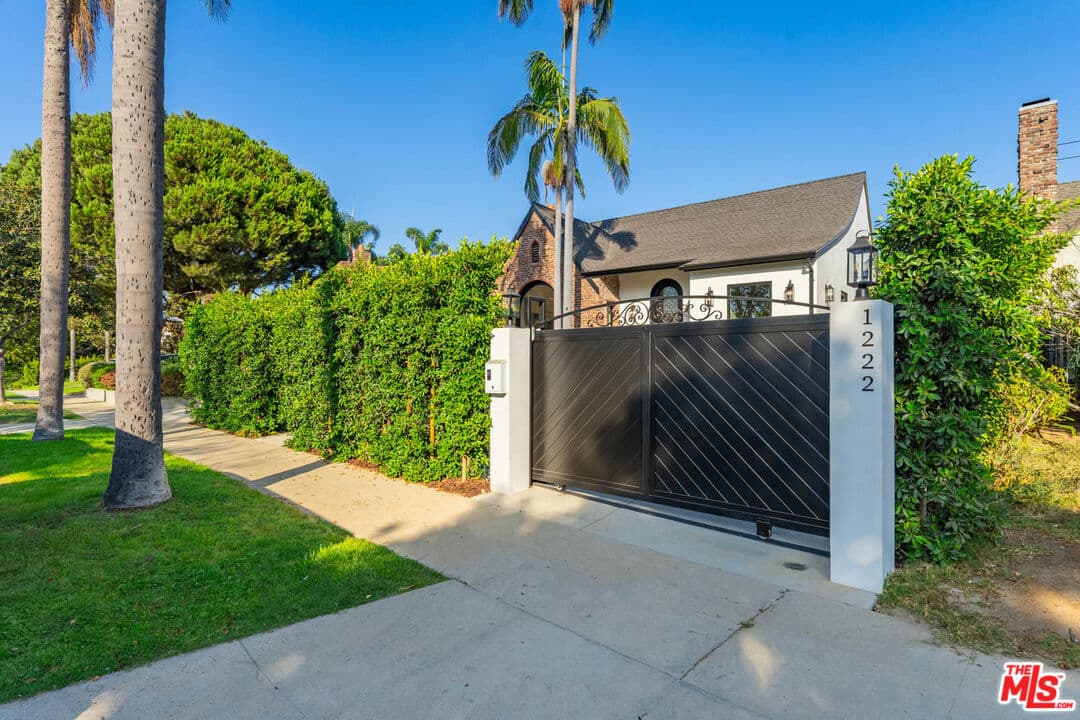 3 bd, 4 ba House in Los Angeles, CA — $15,500/mo — photo 2
