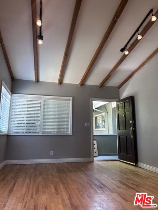 Studio, 1 ba Townhouse in Pacific Palisades, CA — $1,800/mo — photo 2