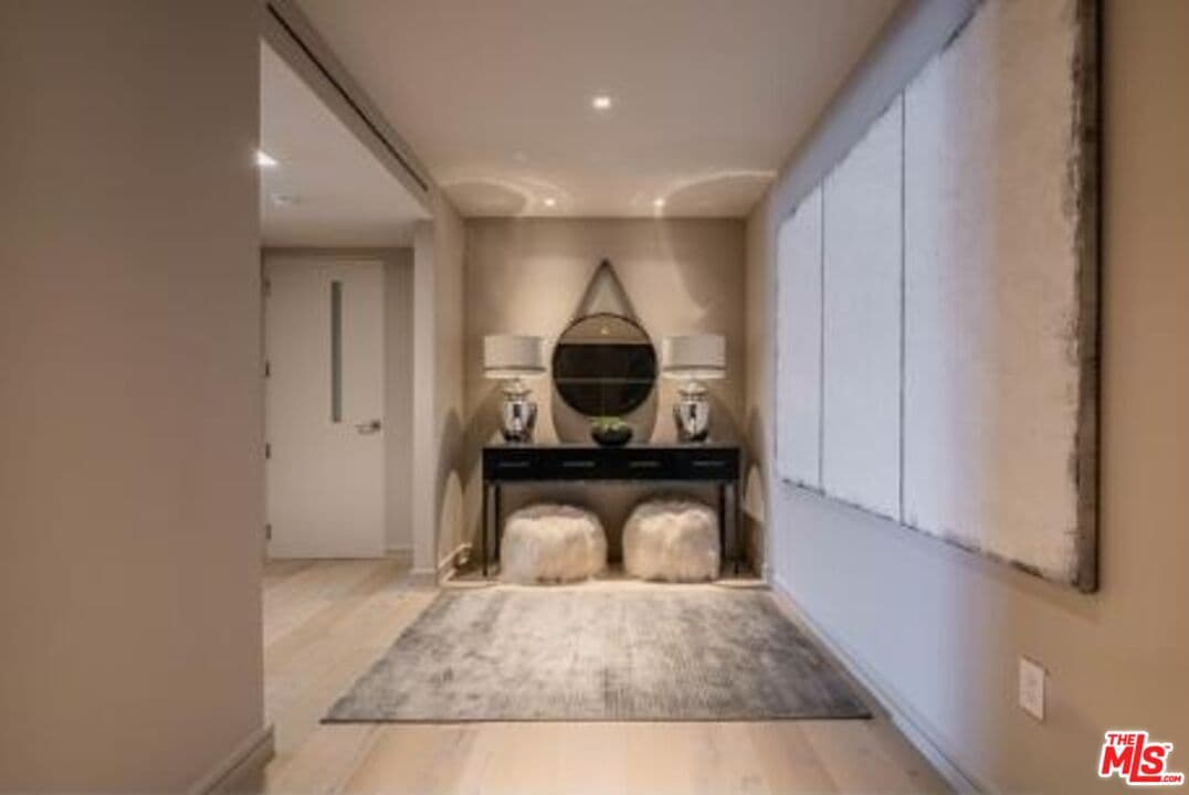 4 bd, 5 ba Condo in Los Angeles, CA — $19,995/mo — photo 2