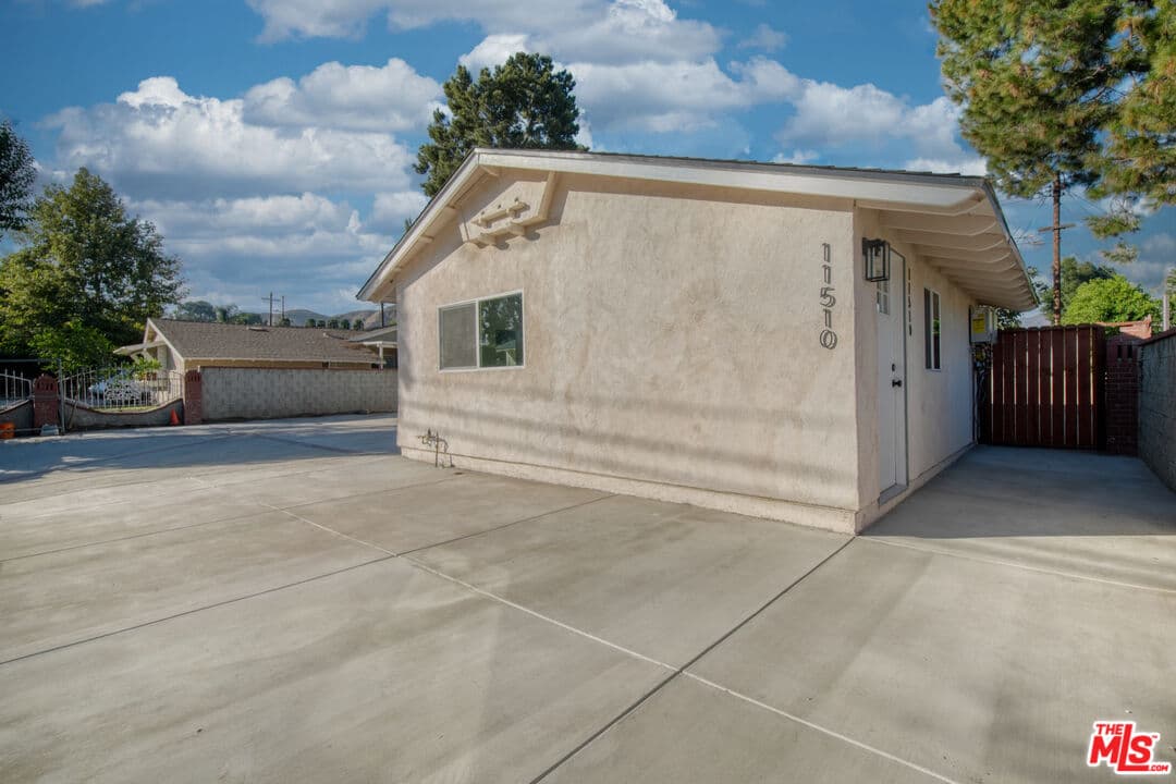 1BR House in Sylmar — $1,950/mo