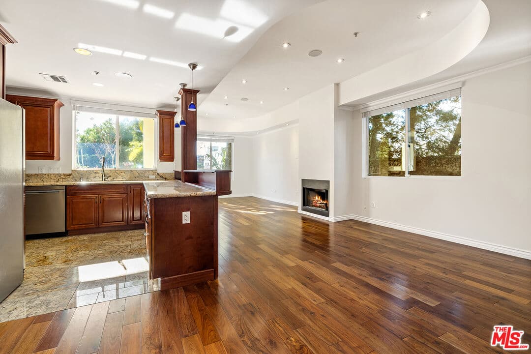 2 bd, 3 ba Condo in West Hollywood, CA — $6,350/mo — photo 1