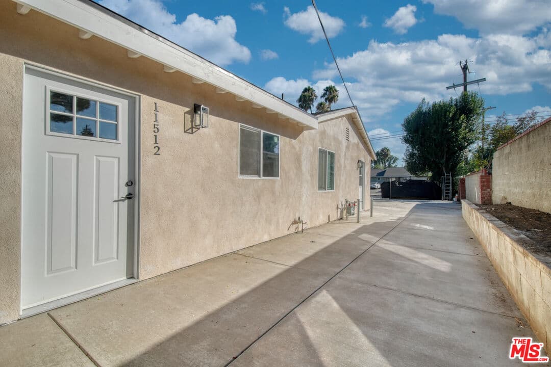 2BR House in Sylmar — $2,850/mo