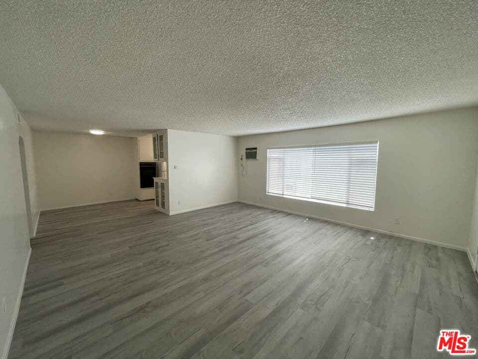 2 bd, 2 ba Townhouse in Los Angeles, CA — $2,990/mo — photo 2