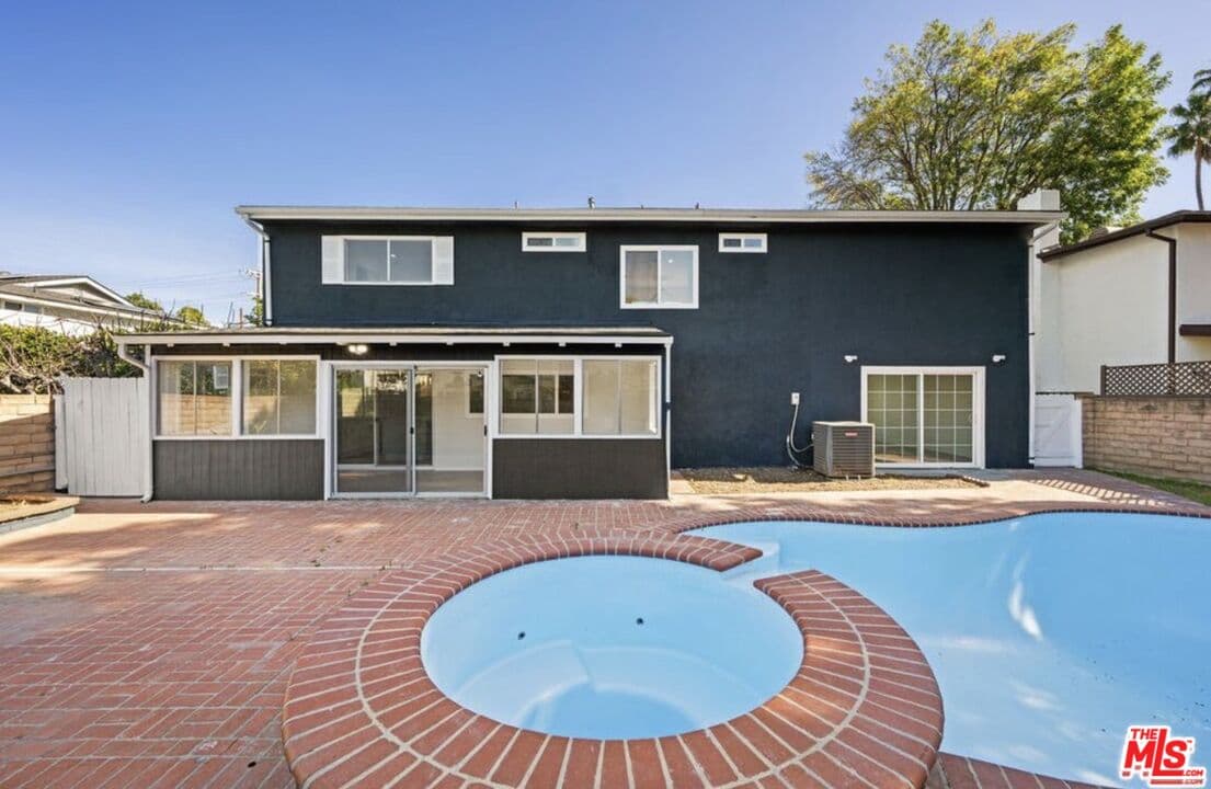 3 bd, 3 ba House in Los Angeles, CA — $5,500/mo — photo 2