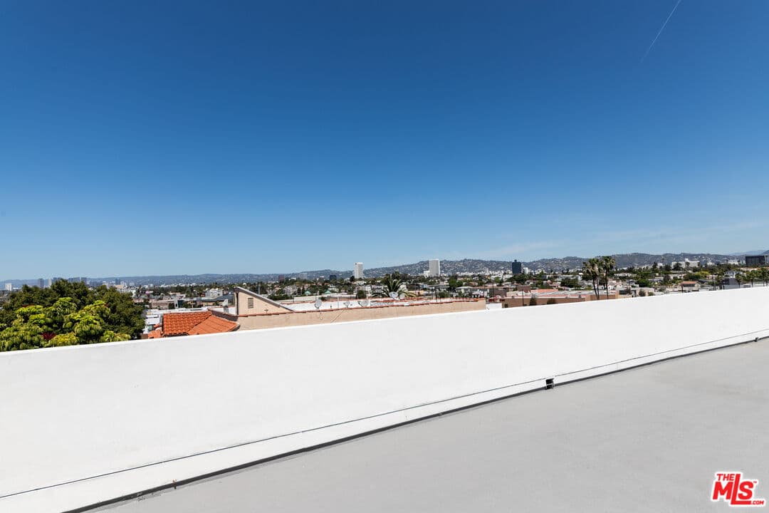 4 bd, 3 ba Townhouse in Los Angeles, CA — $4,999/mo — photo 1